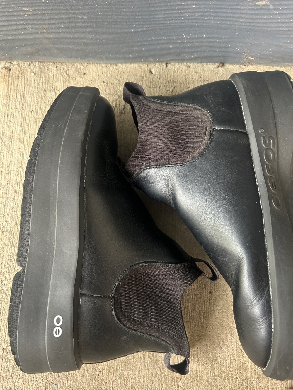 Oofos Oomega waterproof patent leather boots.  Size 8-8.5